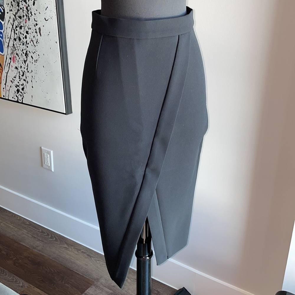 NWOT Stunning Nicholas Skirt SZ US 2